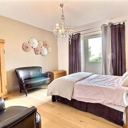 Maison Spacieuse A Plougonven Avec Jacuzzi Et Jardin Exterior foto