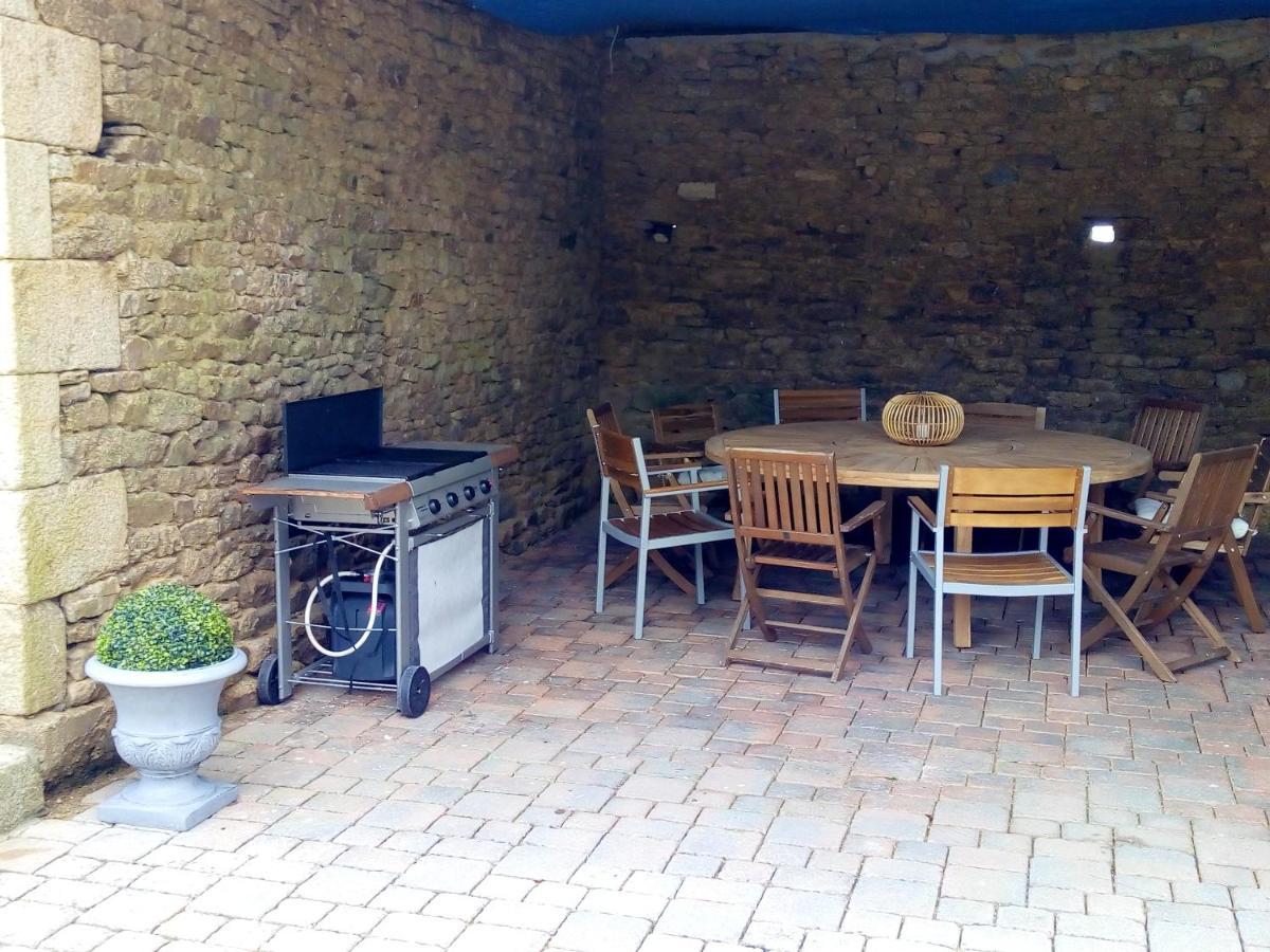 Maison Spacieuse A Plougonven Avec Jacuzzi Et Jardin Exterior foto