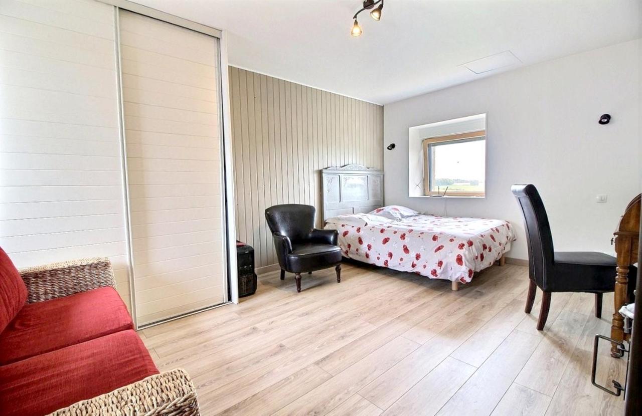 Maison Spacieuse A Plougonven Avec Jacuzzi Et Jardin Exterior foto