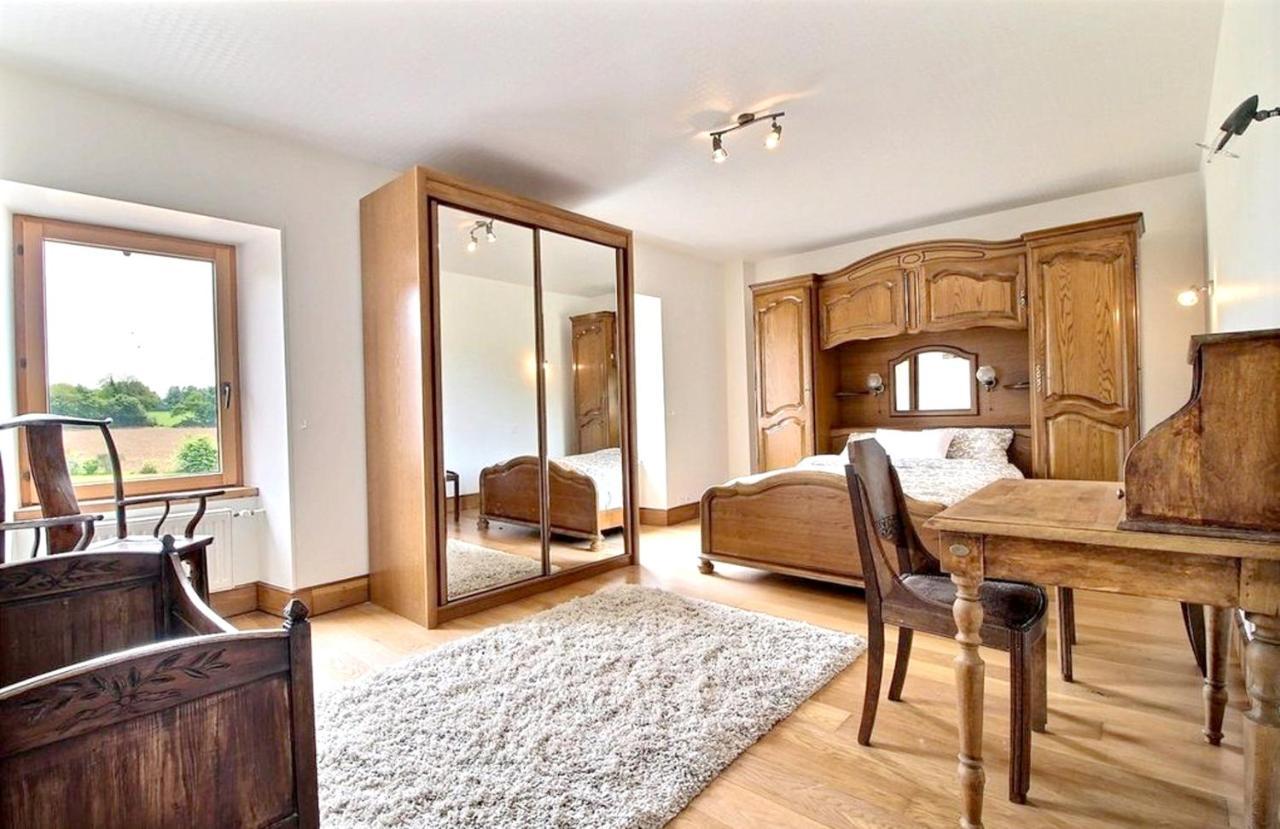 Maison Spacieuse A Plougonven Avec Jacuzzi Et Jardin Exterior foto